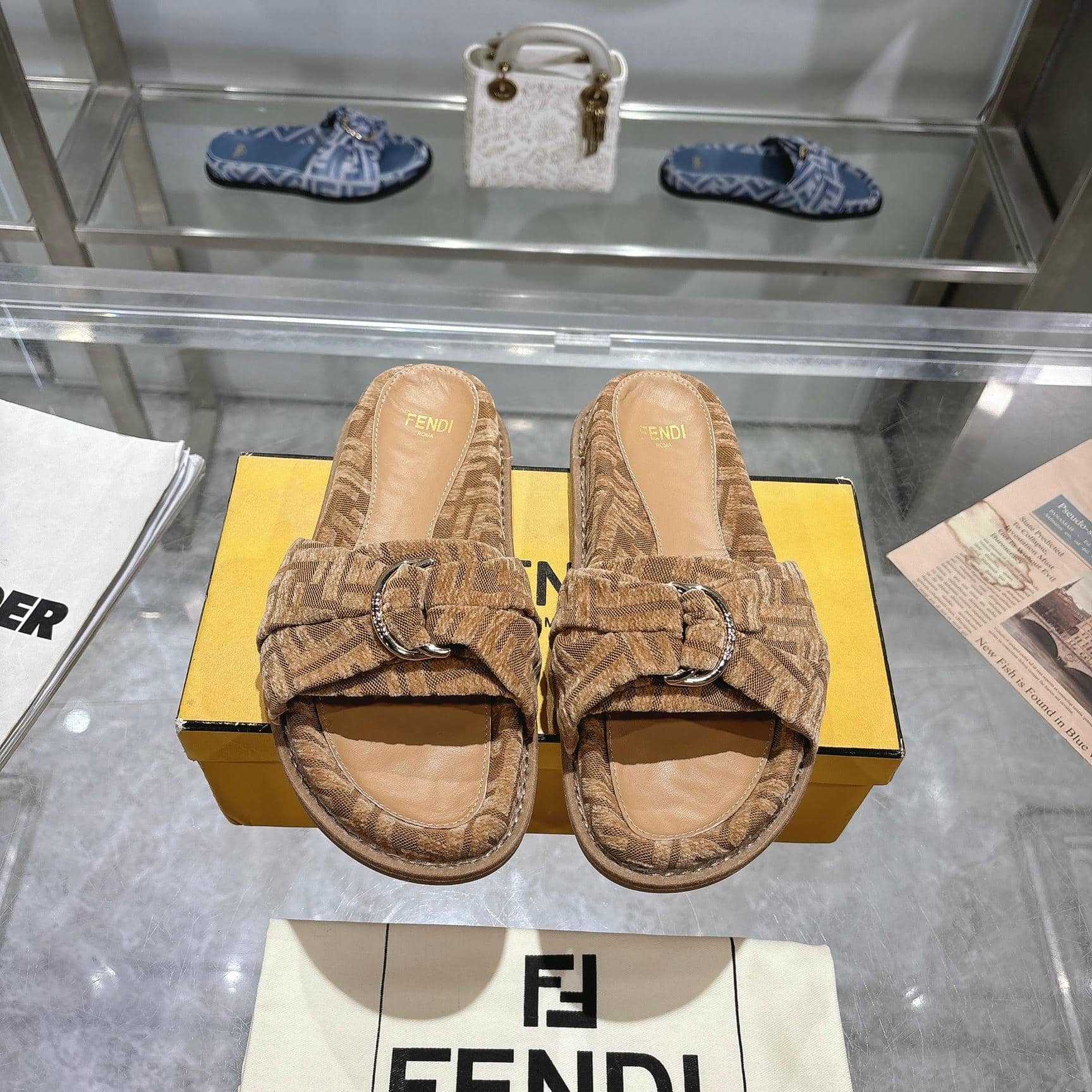Fendi Slipper-100